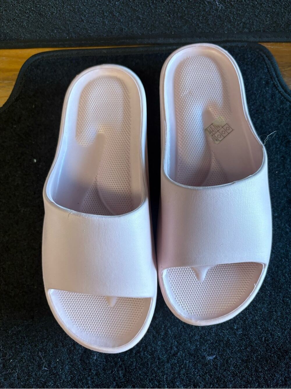 NWOT Pink Cloud Slide Sandals Size 38-39 / Women’s US 7.5-8
